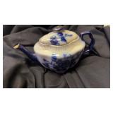 Flow blue tea pot