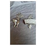 Metal wall pocket / cat