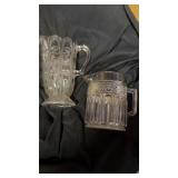 2 pitchers