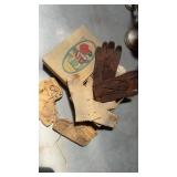 Childs gloves/ shoes