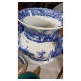 Large jar 10ï¿½