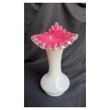 Fenton tulip vase 9ï¿½