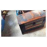 Camel back trunk