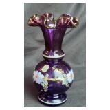 Fenton signed vase 8ï¿½