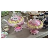 Teapot/ sugar