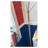 Hall tree