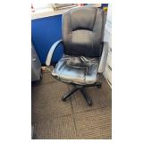 Office chair / 3