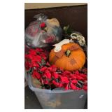 Wreaths/ decor in tote