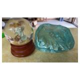 Paperweight/ angel snowglobe