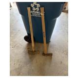 2 axes