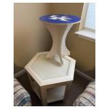End table/ cardboard UK table
