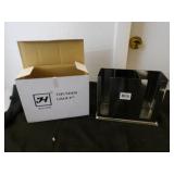 BID X 16:  New Thunder Group: Chopstick Holder, st