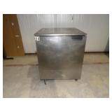 Victory 1- Door Undercounter Refrigerator 27" Work