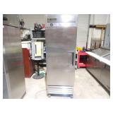 True 1-Door Freezer 27x25x79
