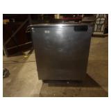 Victory 1- Door Undercounter Refrigerator 27" Work