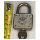 Vtg Master Lock with key