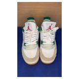 Sz 7 Nike Air Jordan Sneakers