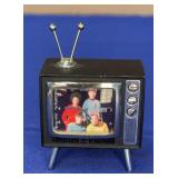 200 Metal TV Star Trek Clock 2x1x2" needs battery