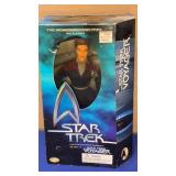 1999 Playmates Women of Star Trek Cpt Janeway
