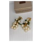 1992 Avon Pearlesque Dangle Clip Earrings
