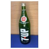 32oz  Glass 7UP Bottle
