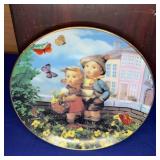 1992  8" Hummel Collector Plate Surprise