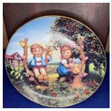 1992 8" Hummel Collector Plate Apple Tree Boy Girl