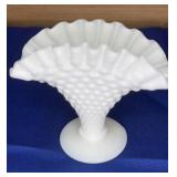 Fenton Milk Glass Hobnail Fan Vase4.5x3.75t