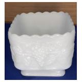 Anchor Hocking Harvest Grape Milk Glass Planter 4"