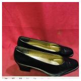 Caressa Ladies Leather Heel Shoes (Vintage)