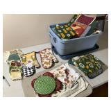 Oven Mitts, Hot Pads, Towels, Tote