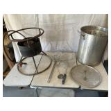 LP Turkey Cooker w/Stand, Kettle, Strainers