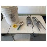 Spring Mole Traps - Qty 2, Shovel