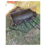 Front Loader Bucket w/Forks