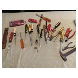 Tools - Screwdrivers, Level, Knife, Cutters and