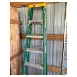 84ï¿½ Fiberglass Light Duty Step Ladder