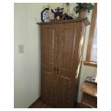 Cupboard, Ceramic Goose, Decorations