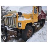 International Snow Plow Truck  (NOT RUNNING)
