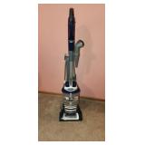 Shark Swival Steering Lift-Away Delux Vacuum