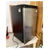 Crofton Mini Refrigerator w/ Top Freezer - Turns