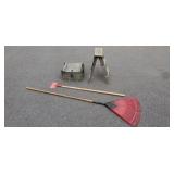 Leaf Rake, Garden Scraper, Vintage Garden Decor