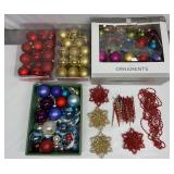 Christmas Ornaments & Home Decor Lot