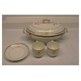 Pennsylvania Rail Road Serving Dishes