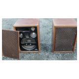 Vintage Coral Home Speakers set 2