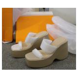 New Womans Shoes size 8