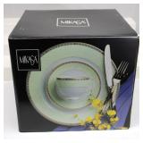 New Mikasa 20 Pcs. Dinnerware Set