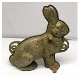antique Griswold cast iron rabbit cake mold