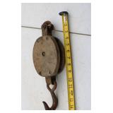 Antique wooden block and tackle single pulley