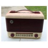 Vintage Regal Model 1877 Radio ( Works )
