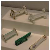 Vintage Porcelain Knife Rests set 5